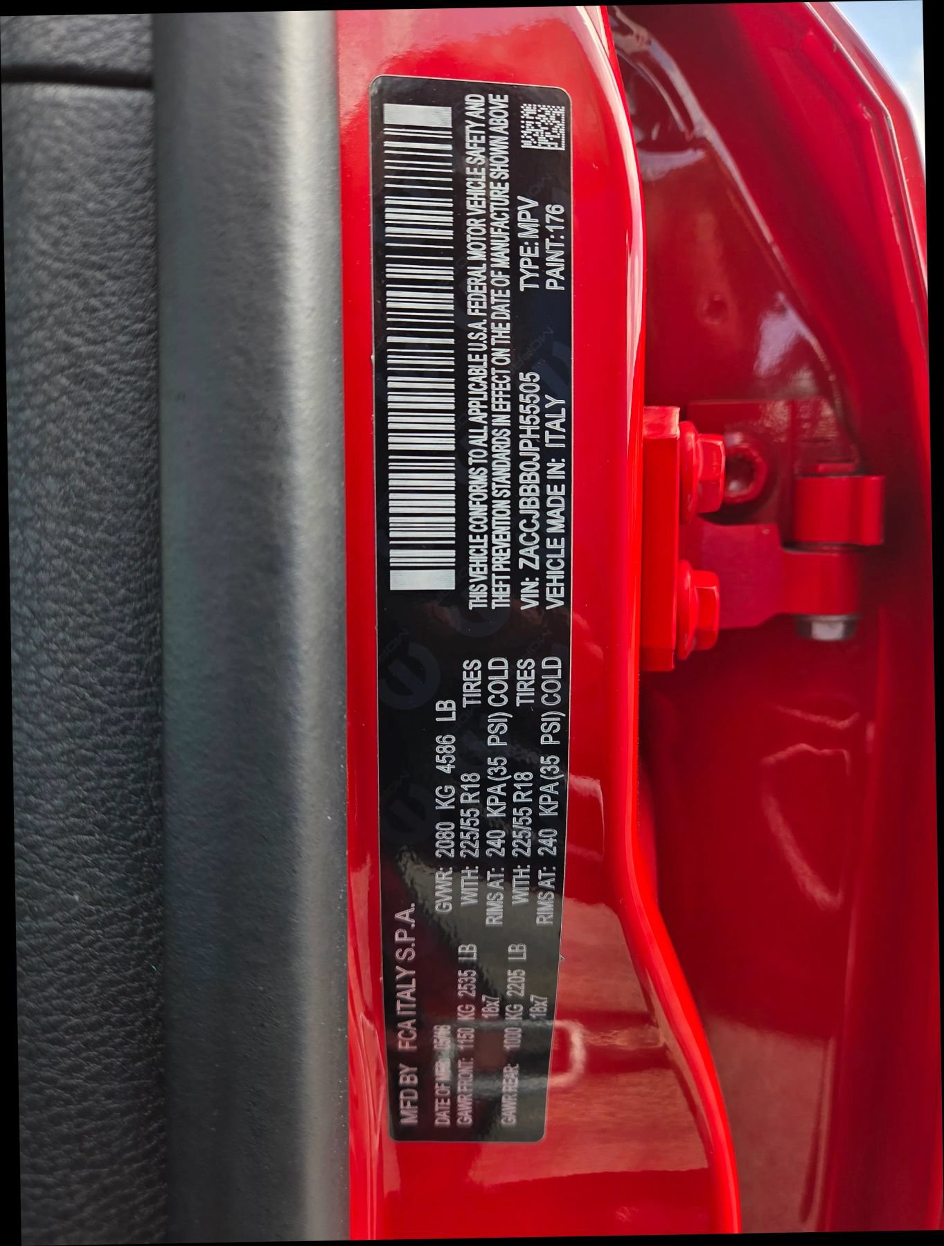 Used 2018 Jeep Renegade Latitude w/ Cold Weather Group AWD/4WD image 14