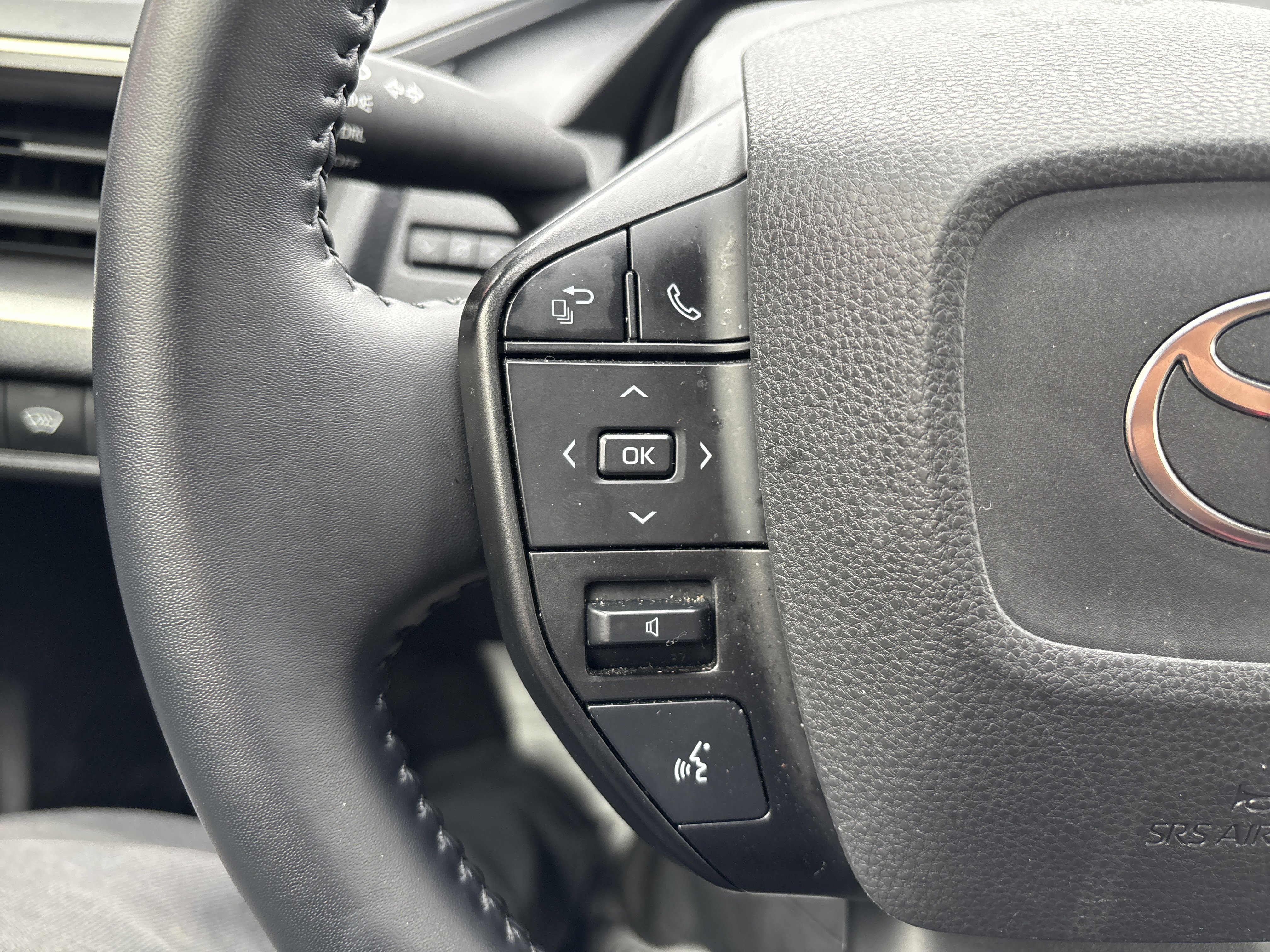 Used 2024 Toyota Prius LE image 19