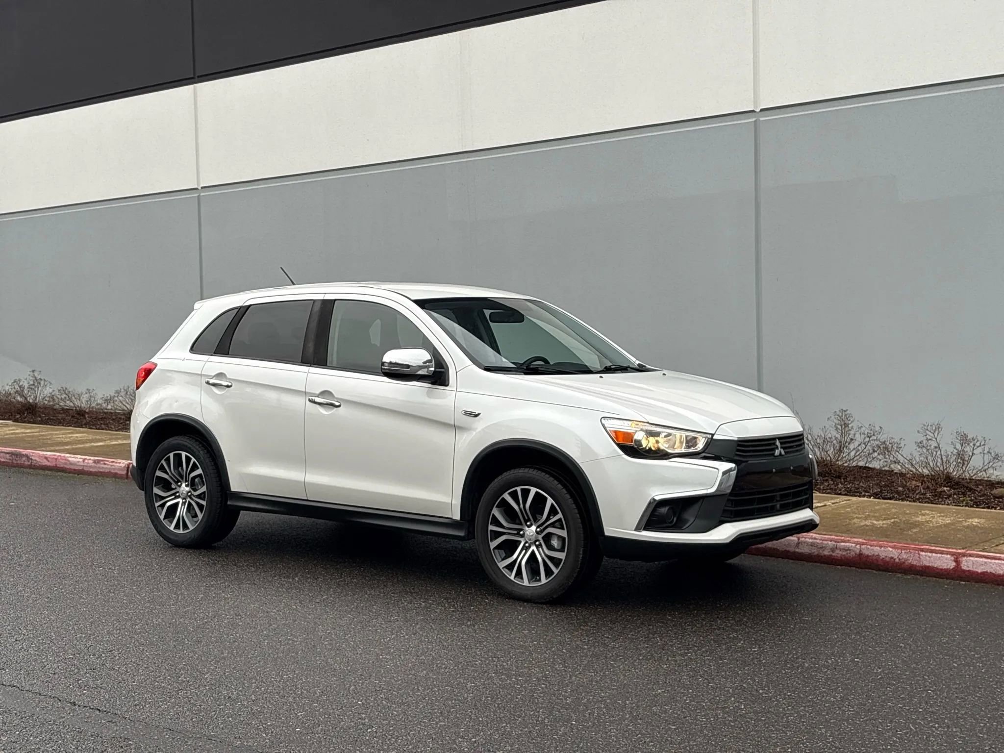 Used 2016 Mitsubishi Outlander Sport ES image 6