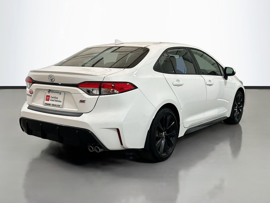 Used 2025 Toyota Corolla SE w/ SE Premium Package FWD image 4