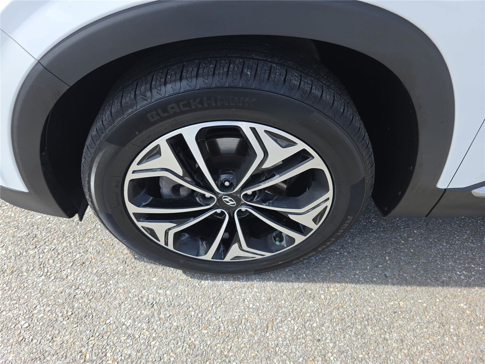 Used 2019 Hyundai Santa Fe Limited w/ Cargo Package image 12