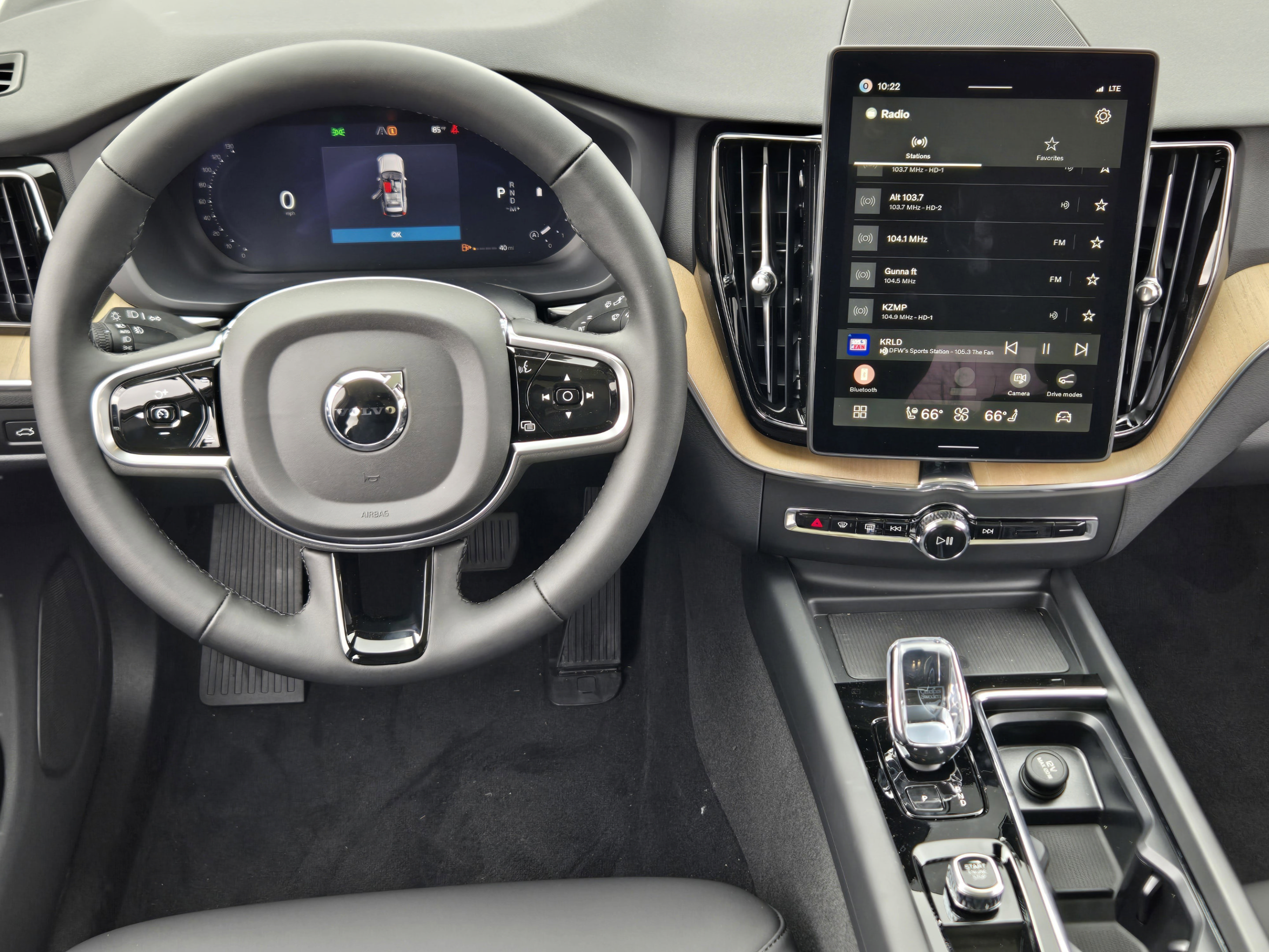 New 2026 Volvo XC60 B5 Plus w/ Protection Package Premier AWD/4WD image 21