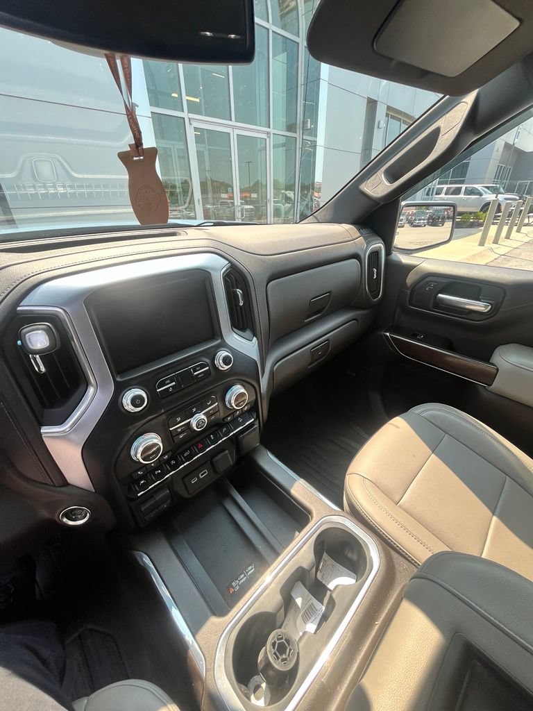 Used 2019 GMC Sierra 1500 SLT w/ SLT Premium Plus Package AWD/4WD image 7