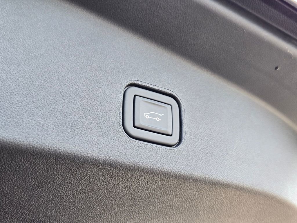 Certified 2025 Cadillac Lyriq Luxury w/ LPO, Floor Liner Package image 33