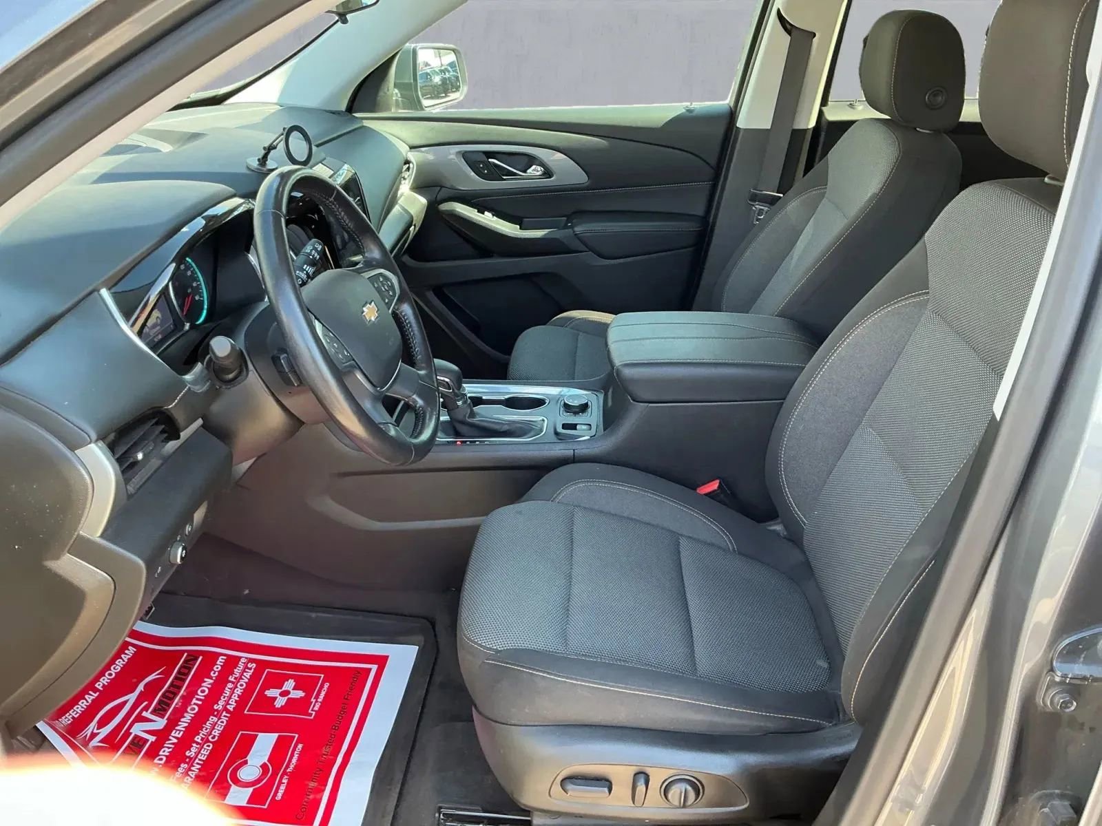 Used 2021 Chevrolet Traverse LT image 12