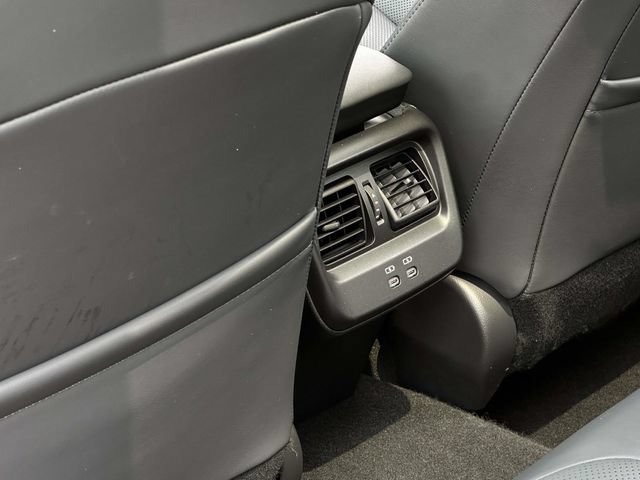 Used 2023 Toyota Crown AWD/4WD image 18