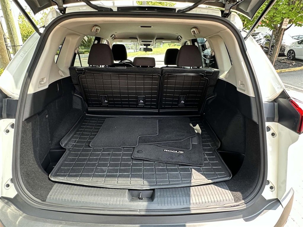 Used 2022 Nissan Rogue S image 30