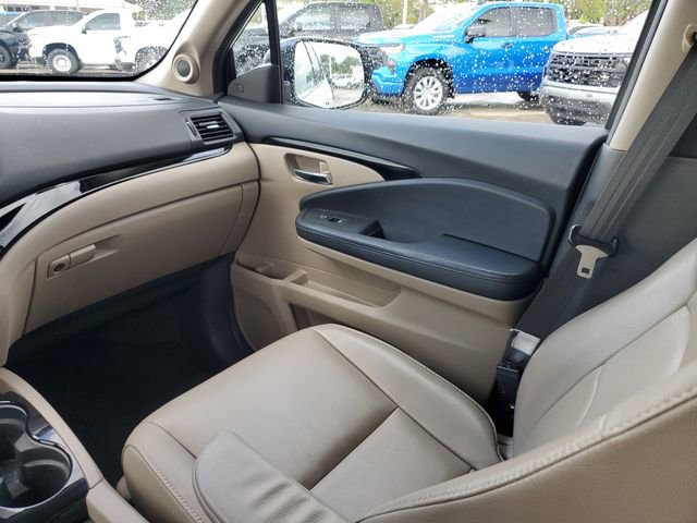 Used 2019 Honda Pilot Touring image 11