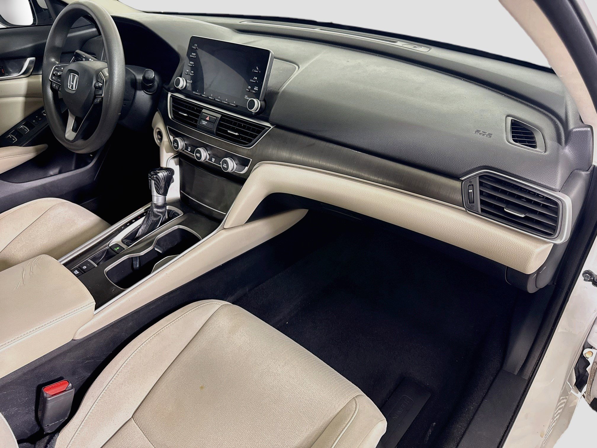 Used 2018 Honda Accord LX image 30