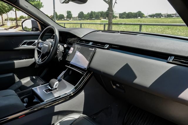 Used 2025 Land Rover Range Rover Velar Dynamic SE AWD/4WD image 18