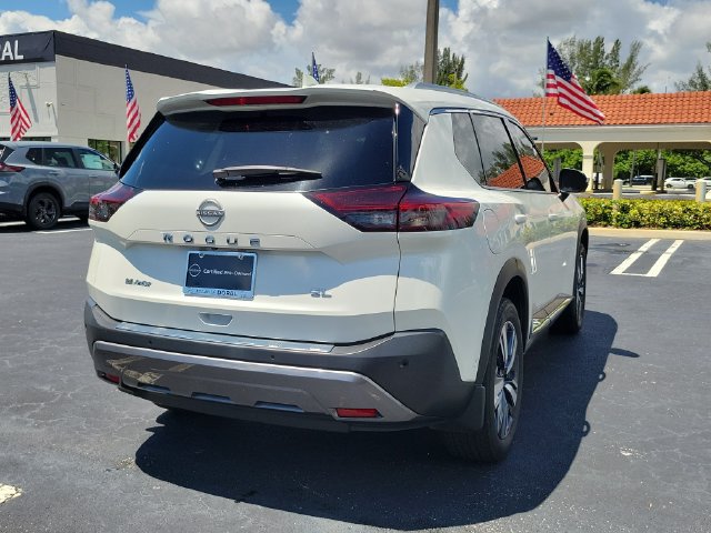 Used 2023 Nissan Rogue SL w/ SL Premium Package FWD image 4