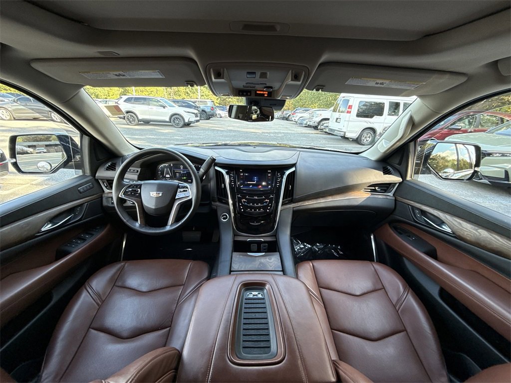 Used 2020 Cadillac Escalade Premium Luxury image 23