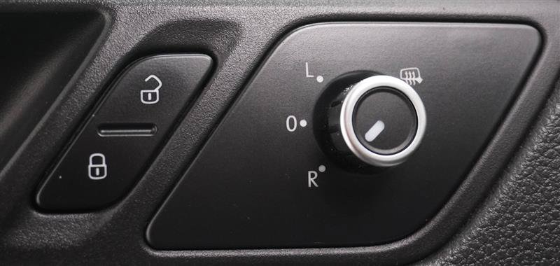Used 2012 Volkswagen Jetta GLI FWD image 28