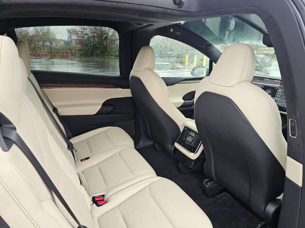 Used 2024 Tesla Model X Long Range image 14