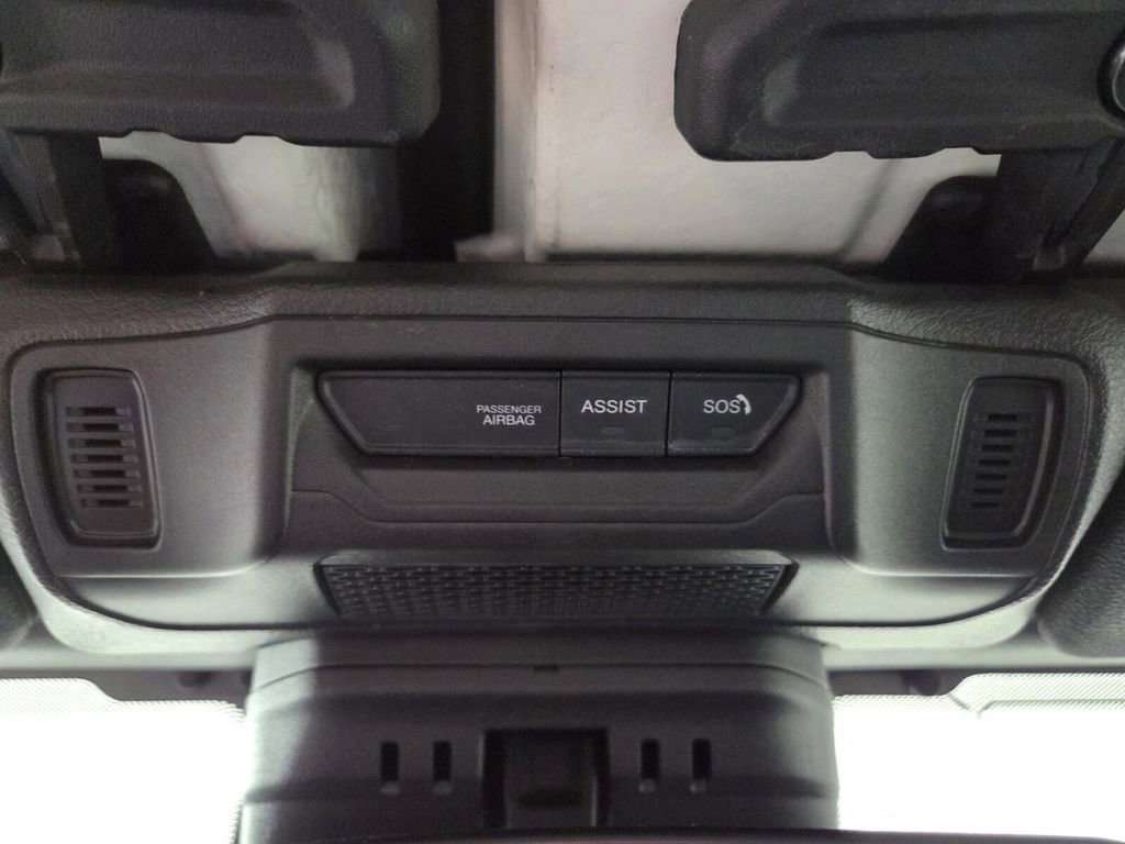 Certified 2025 Jeep Wrangler Willys image 24