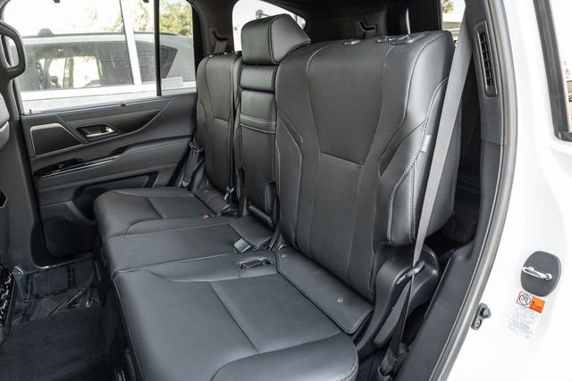 Used 2024 Lexus LX 600 4WD w/ Luxury Package image 12