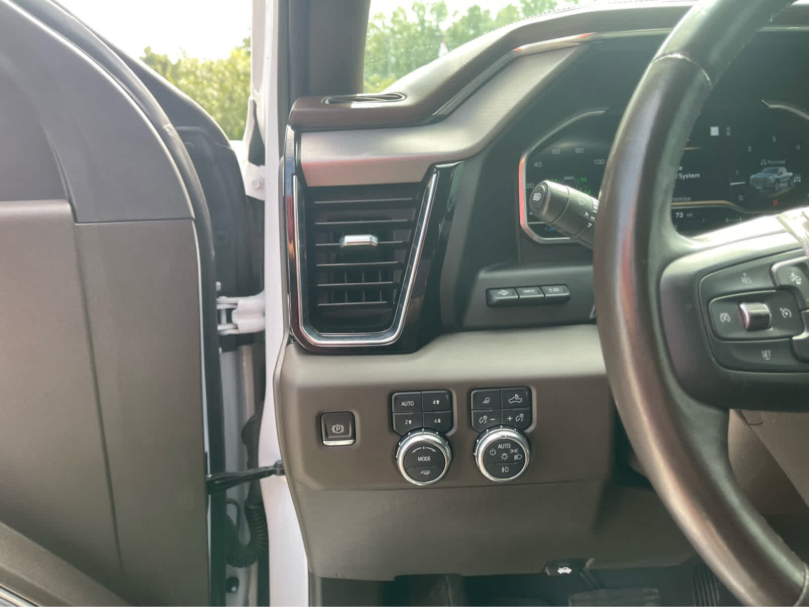Used 2023 GMC Sierra 1500 Denali w/ Denali Reserve Package AWD/4WD image 12