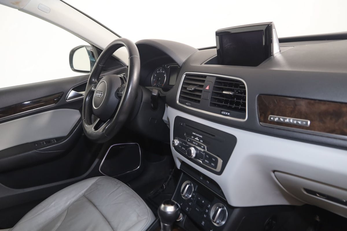 Used 2015 Audi Q3 2.0T Prestige w/ Prestige Package AWD/4WD image 38