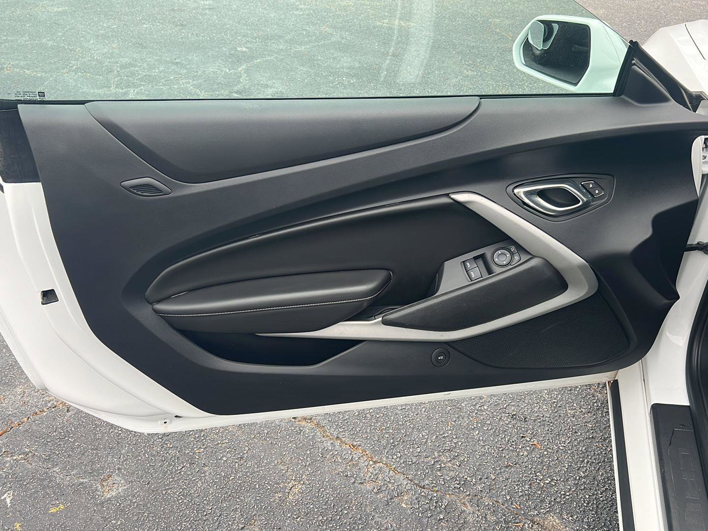 Used 2016 Chevrolet Camaro LT RWD image 14