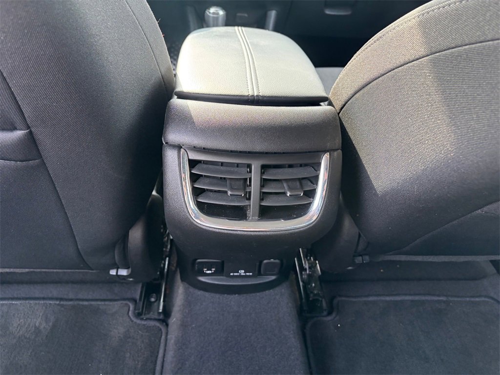 Used 2017 Chevrolet Malibu LT w/ Driver Confidence Package image 27