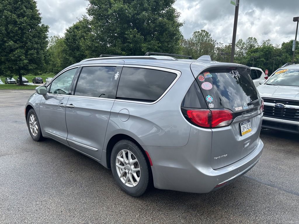 Used 2020 Chrysler Pacifica Touring-L FWD image 5