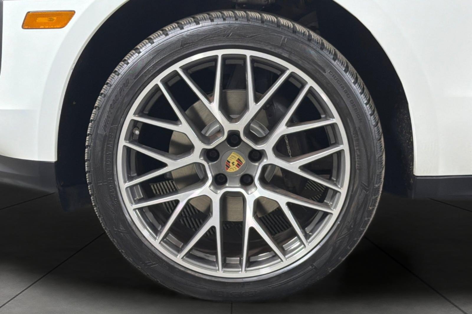 Used 2020 Porsche Macan AWD/4WD image 26
