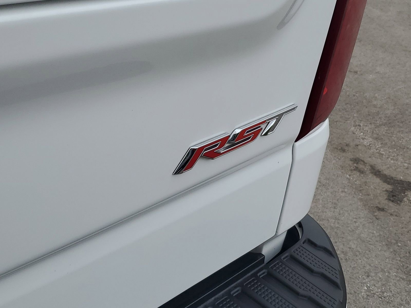 Used 2022 Chevrolet Silverado 1500 RST image 8