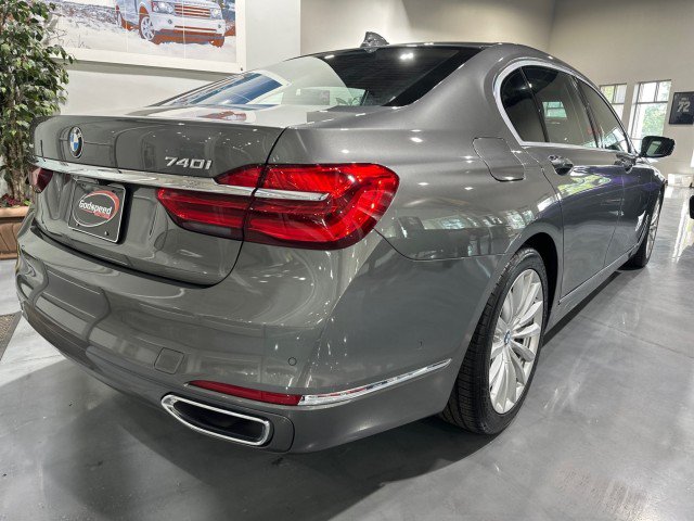 Used 2016 BMW 740i w/ Executive Package 2 RWD image 33