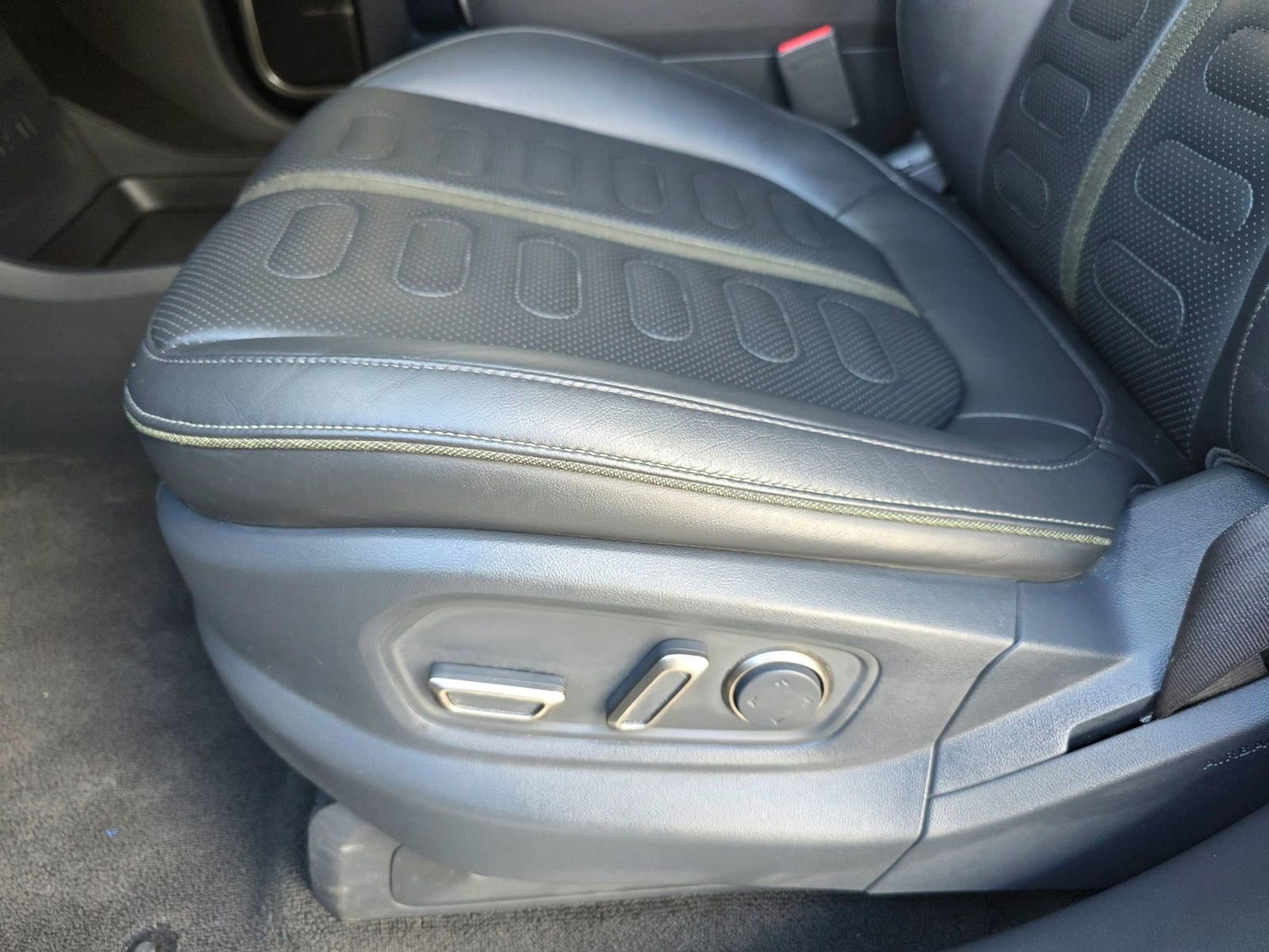 Used 2022 Rivian R1T Launch Edition AWD/4WD image 26