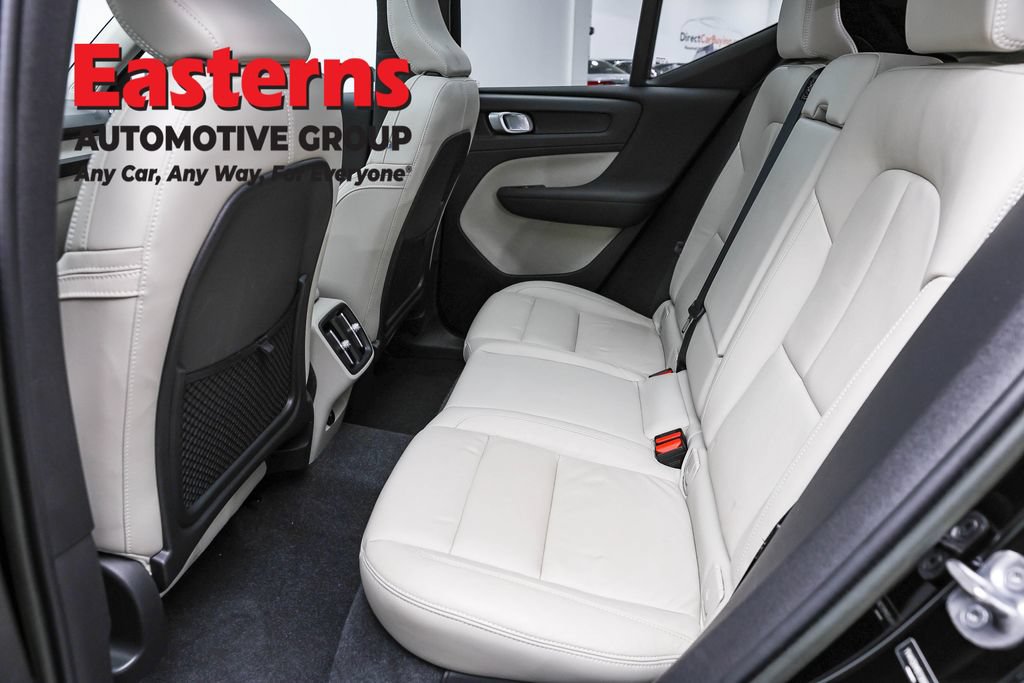 Used 2023 Volvo XC40 B4 Ultimate FWD image 19