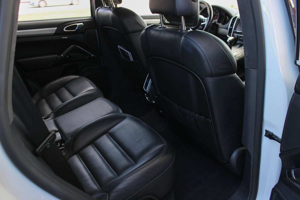 Used 2015 Porsche Cayenne Turbo AWD/4WD image 25