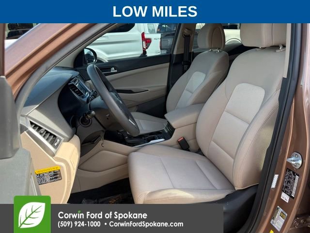 Used 2017 Hyundai Tucson SE image 2