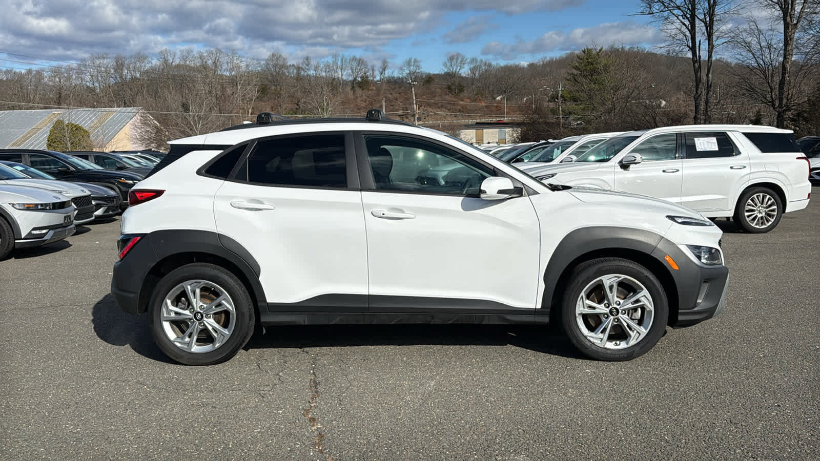 Used 2023 Hyundai Kona SEL image 5