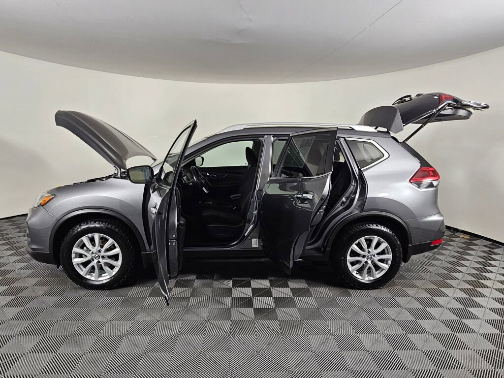 Used 2018 Nissan Rogue SV w/ Sun & Sound Touring Package image 16