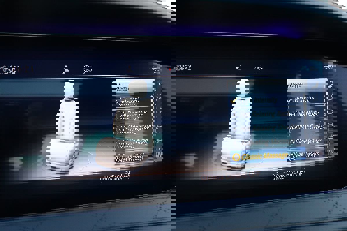 Used 2019 Mercedes-Benz S 560 Sedan w/ AMG Line Exterior image 56