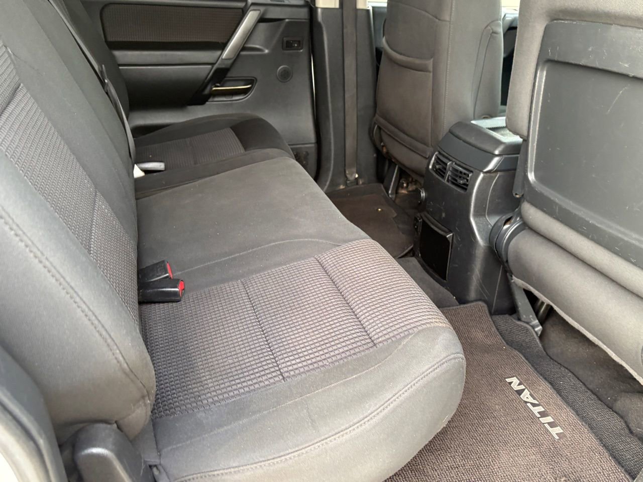 Used 2014 Nissan Titan SV w/ SV Value Truck Package image 31