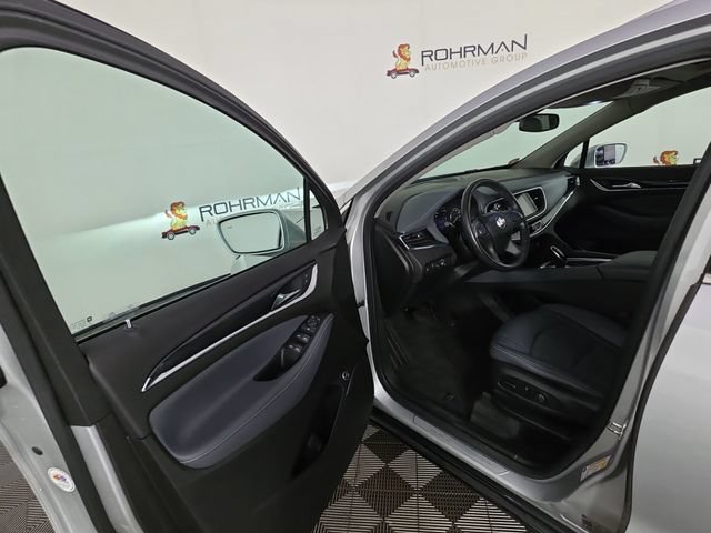 Used 2020 Buick Enclave Essence w/ Sport Touring Edition FWD image 19