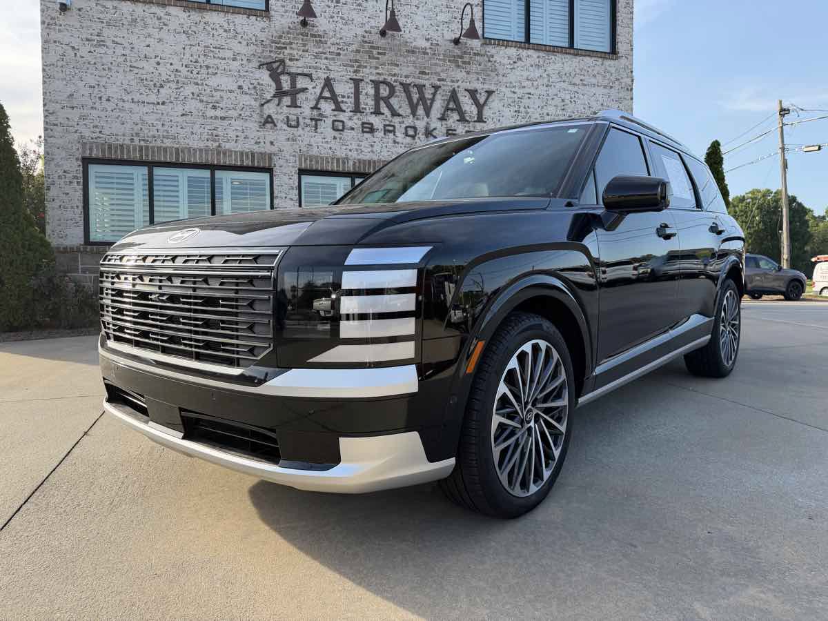Used 2026 Hyundai Palisade Calligraphy AWD/4WD image 2