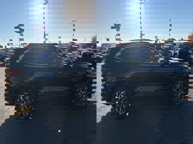 Used 2024 Ford Escape SE w/ PHEV Premium Package image 8