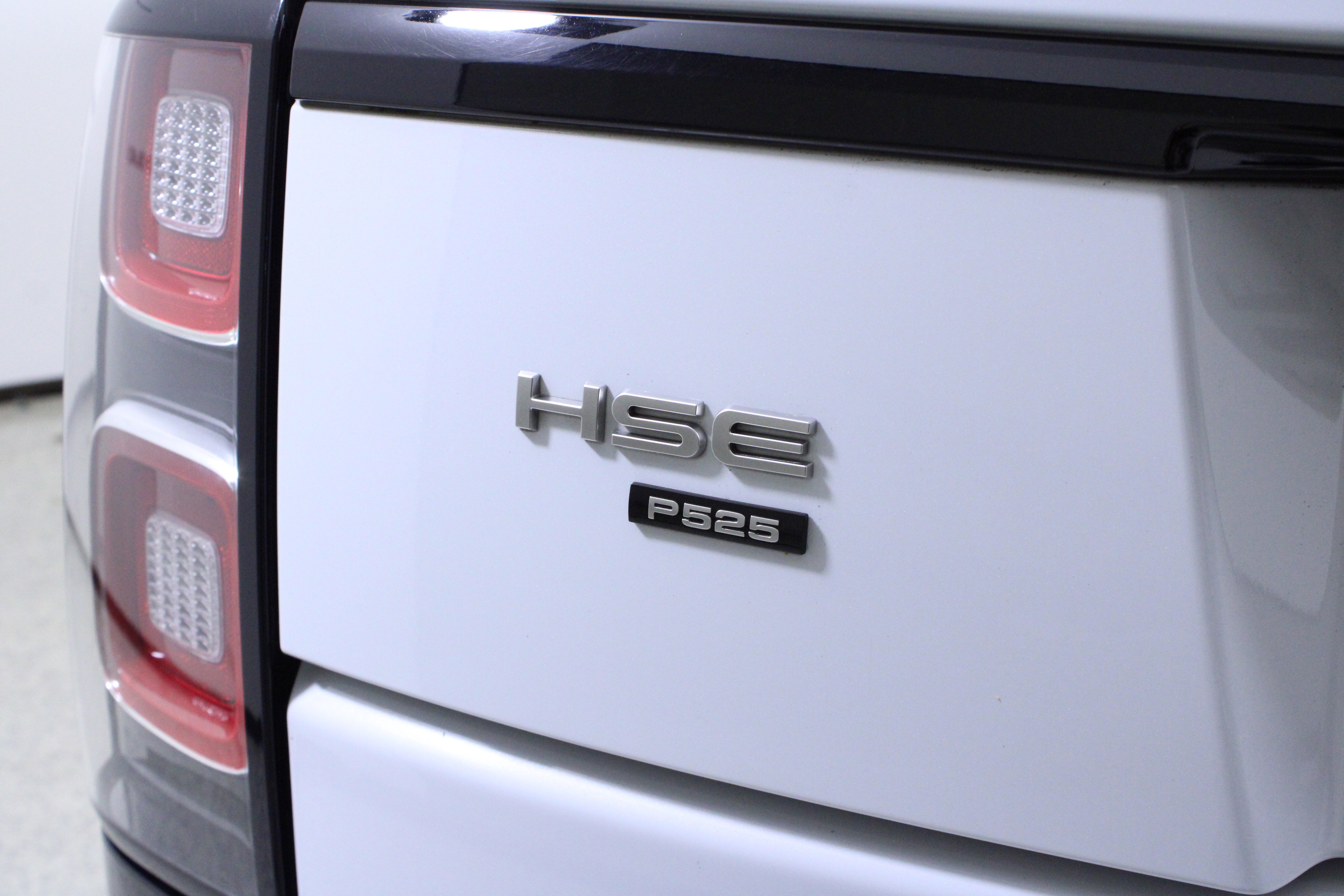 Used 2020 Land Rover Range Rover HSE image 9