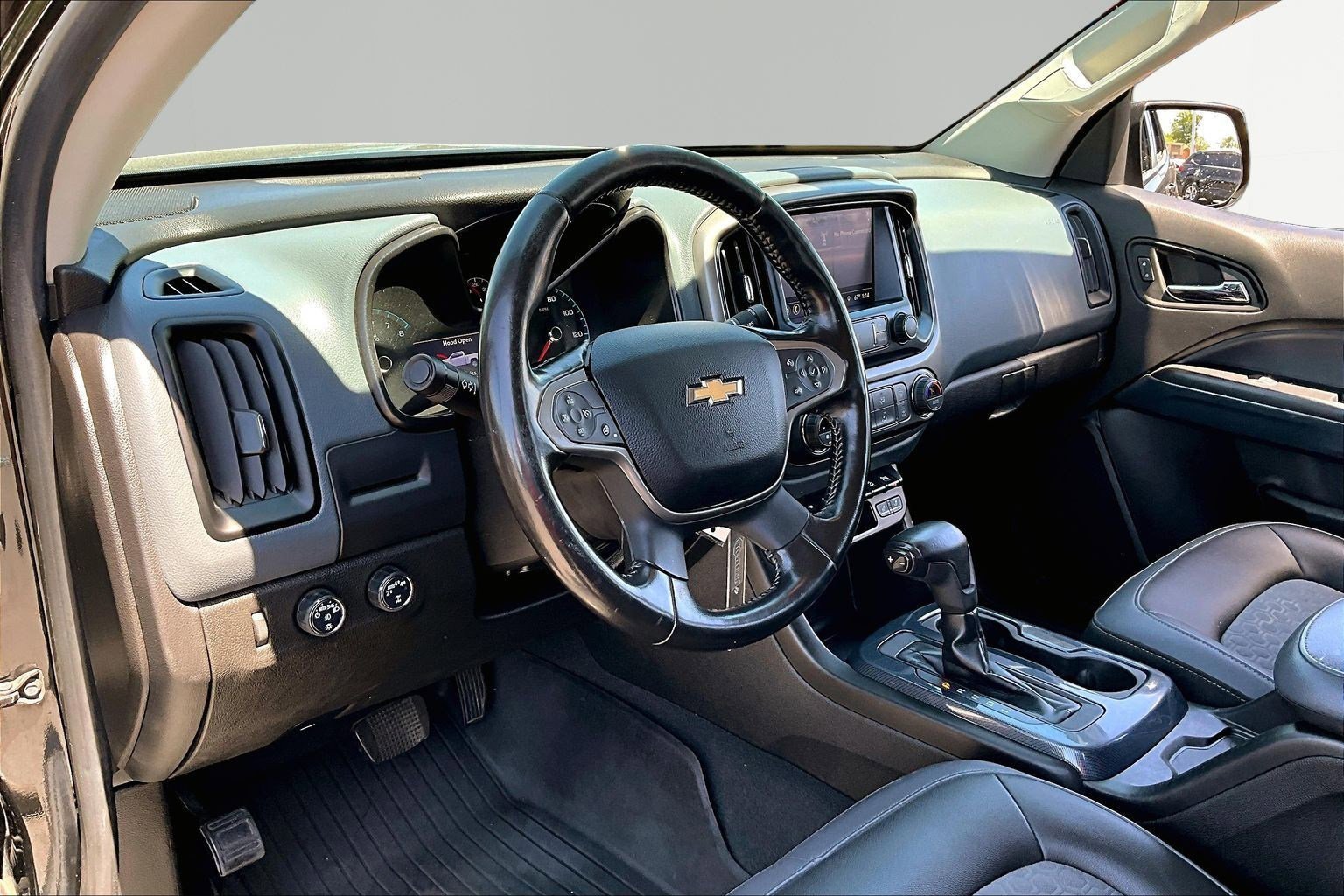 Used 2019 Chevrolet Colorado Z71 w/ Z71 Midnight Edition AWD/4WD image 18