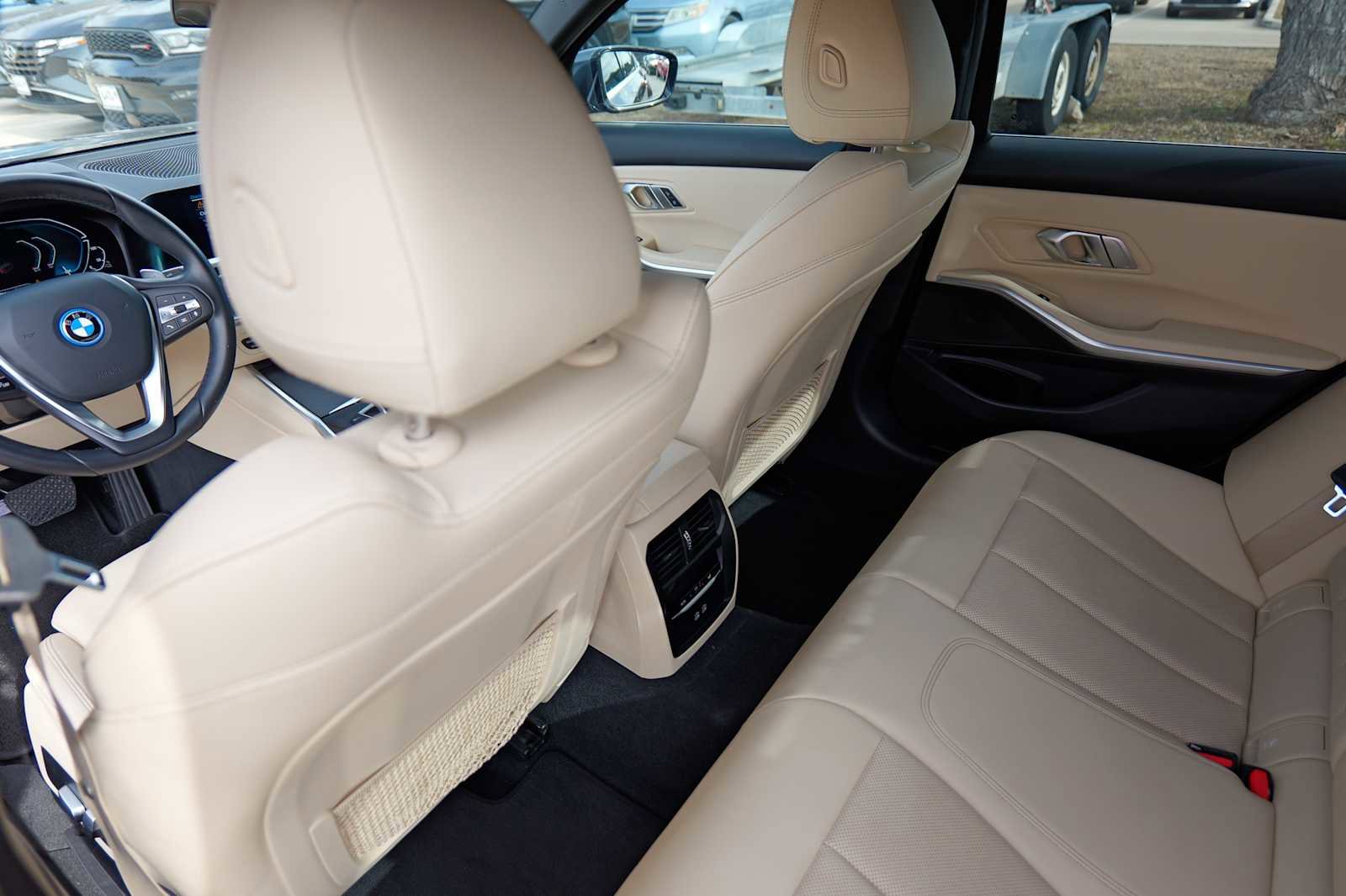 Used 2022 BMW 330e w/ Driving Assistance Package image 21