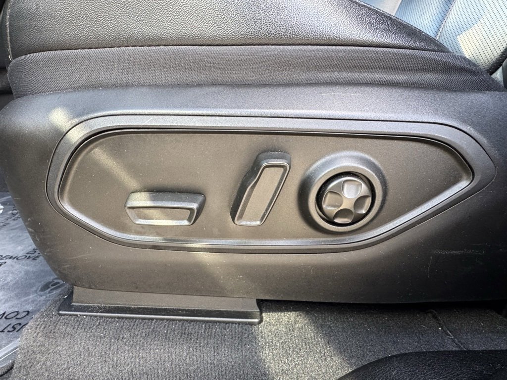 Used 2024 Jeep Grand Cherokee Limited w/ Luxury Tech Group II image 20