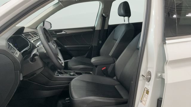 Used 2022 Volkswagen Tiguan SE AWD/4WD image 14