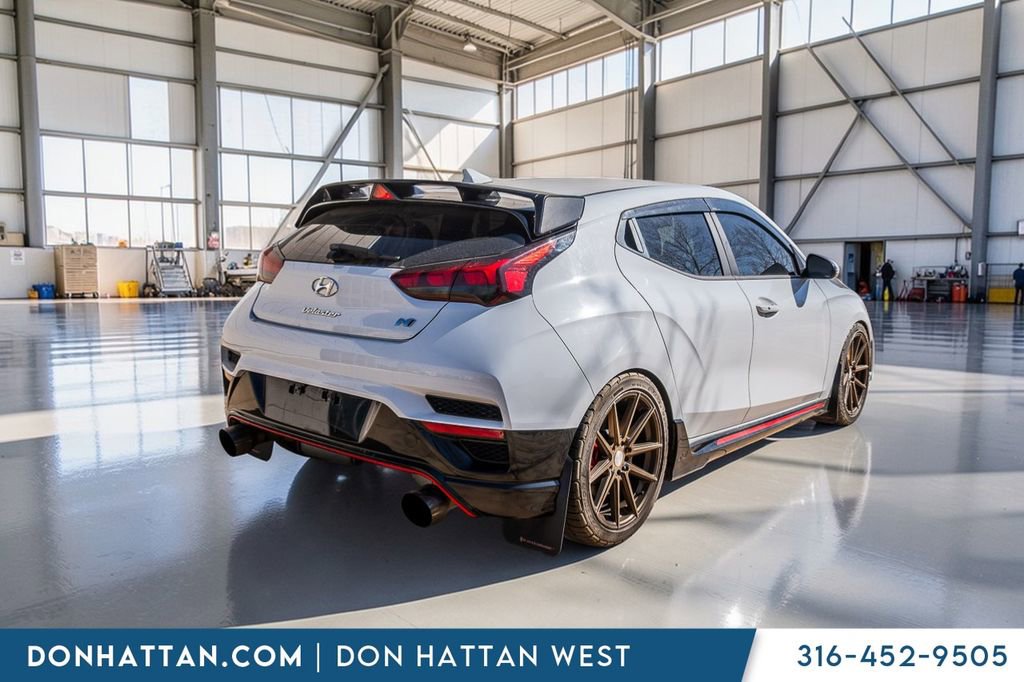 Used 2020 Hyundai Veloster N image 27