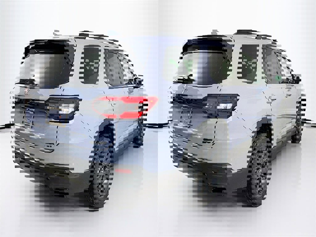 New 2026 Honda Pilot Sport image 5