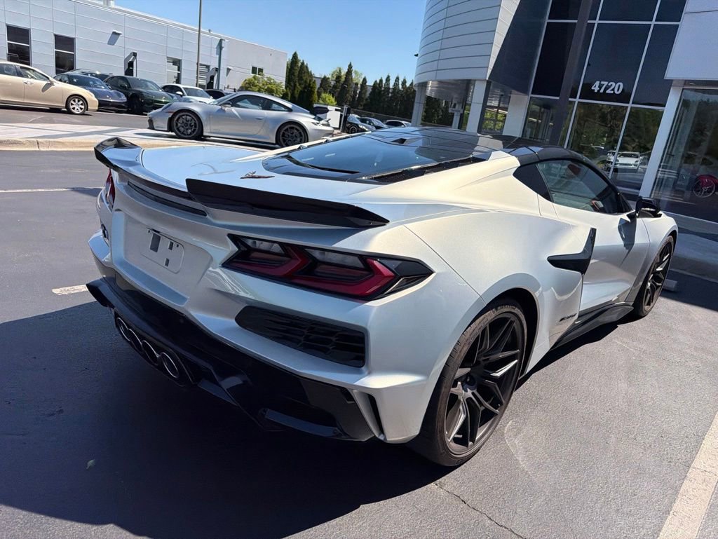 Used 2024 Chevrolet Corvette Z06 RWD image 20
