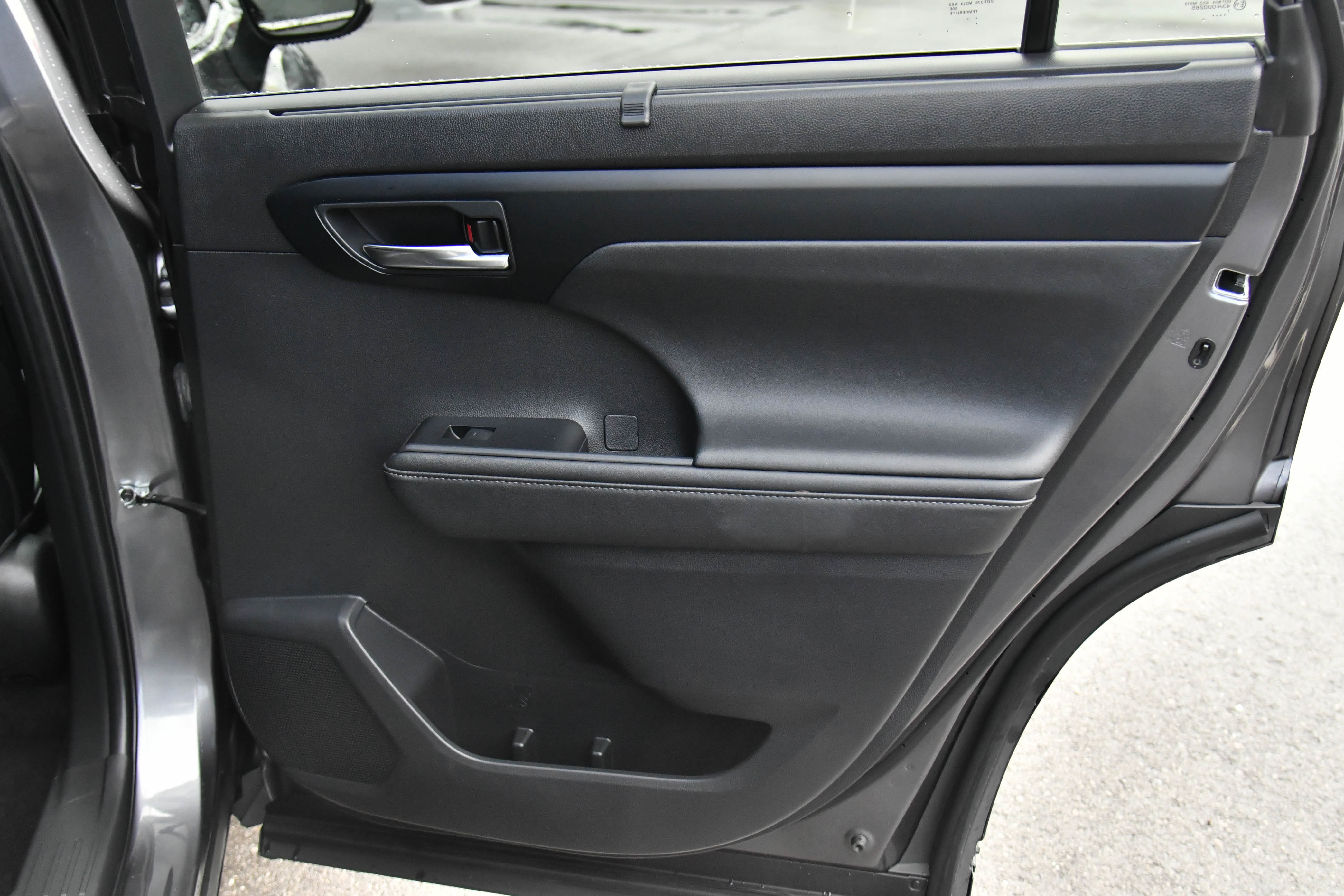 Used 2023 Toyota Highlander XLE AWD/4WD image 47