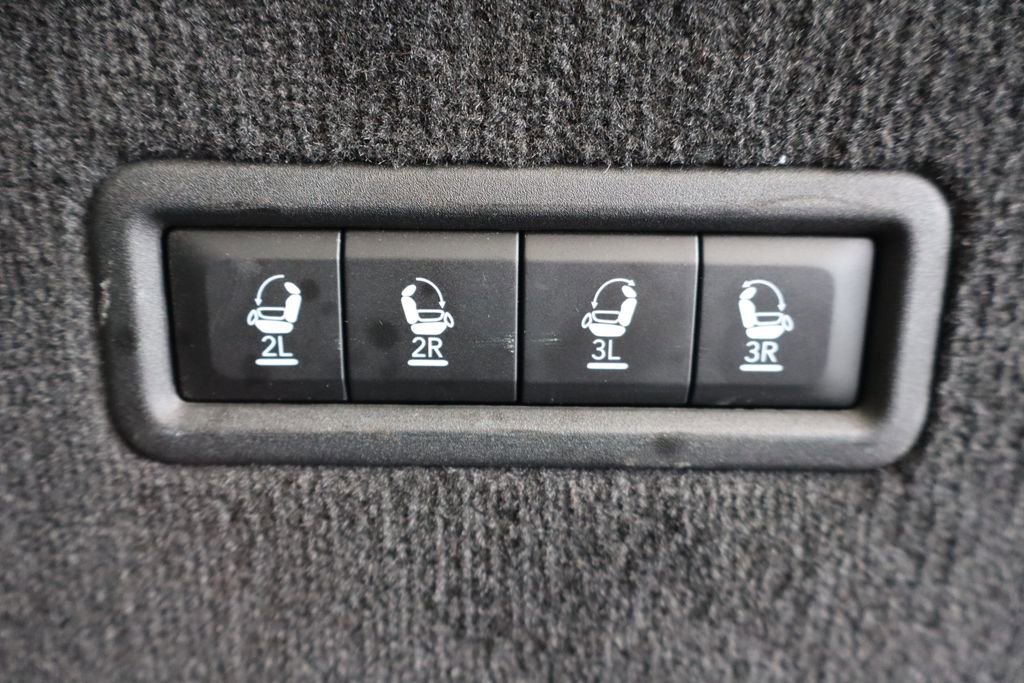 Used 2022 Jeep Grand Wagoneer Series III w/ Rear Seat Video Group 1 AWD/4WD image 42