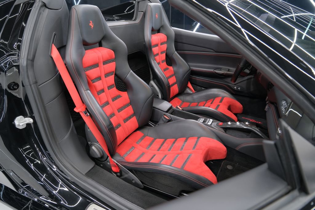 Used 2019 Ferrari 488 Spider image 33